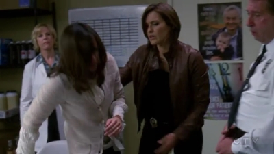 Law_and_Order_SVU_S10E08_Persona_mp40071.jpg