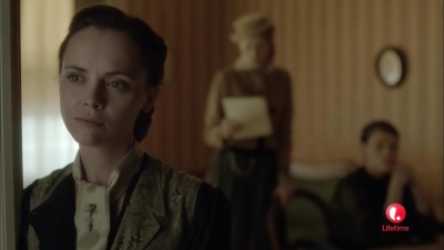 Lizzie_Borden_Took_an_Axe_mkv2124.jpg