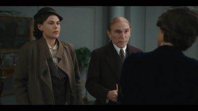 The_First_Lady_S01E01_mkv2989.jpg